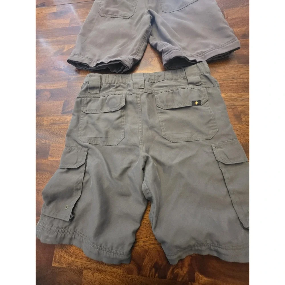'2' Boy Scouts of America Shorts Size Youth Medium Green.       sku 90